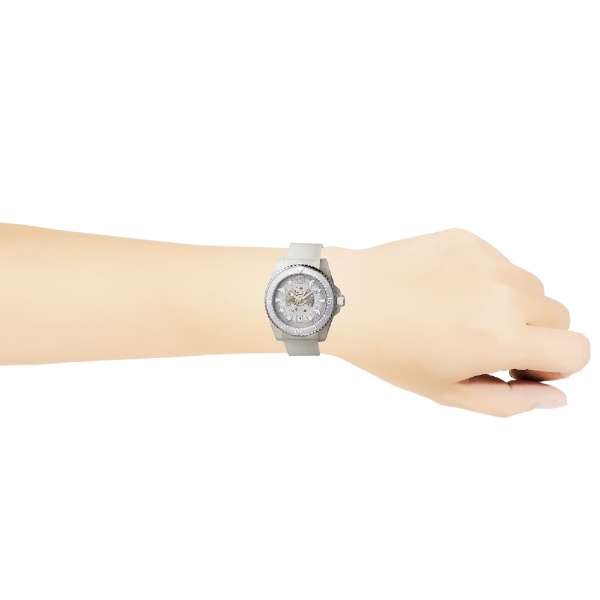 Shop Gucci Dive Automatic White Dial White Rubber Strap Unisex Watch - YA136342 in USA