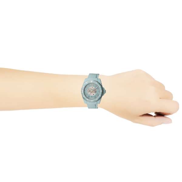 Shop Gucci Dive Automatic Green Dial Green Rubber Strap Unisex Watch - YA136344 in USA