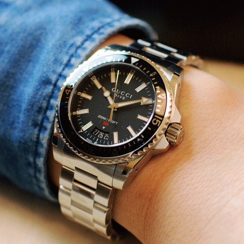 Shop Gucci Dive Quartz Black Dial Silver Steel Strap Watch For Men - YA136301 in USA