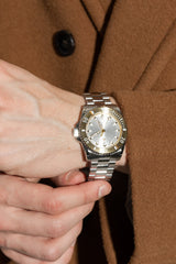 Gucci Dive Automatic 18K Gold Silver Dial Silver Steel Strap Watch for Men - YA136357 Buy Now By Gucci