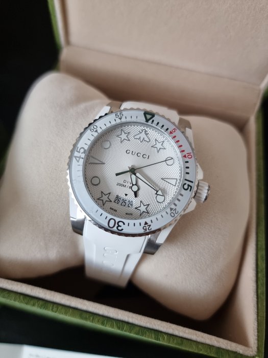 Shop Gucci Dive Quartz White Dial White Rubber Strap Watch For Men - YA136337 in USA