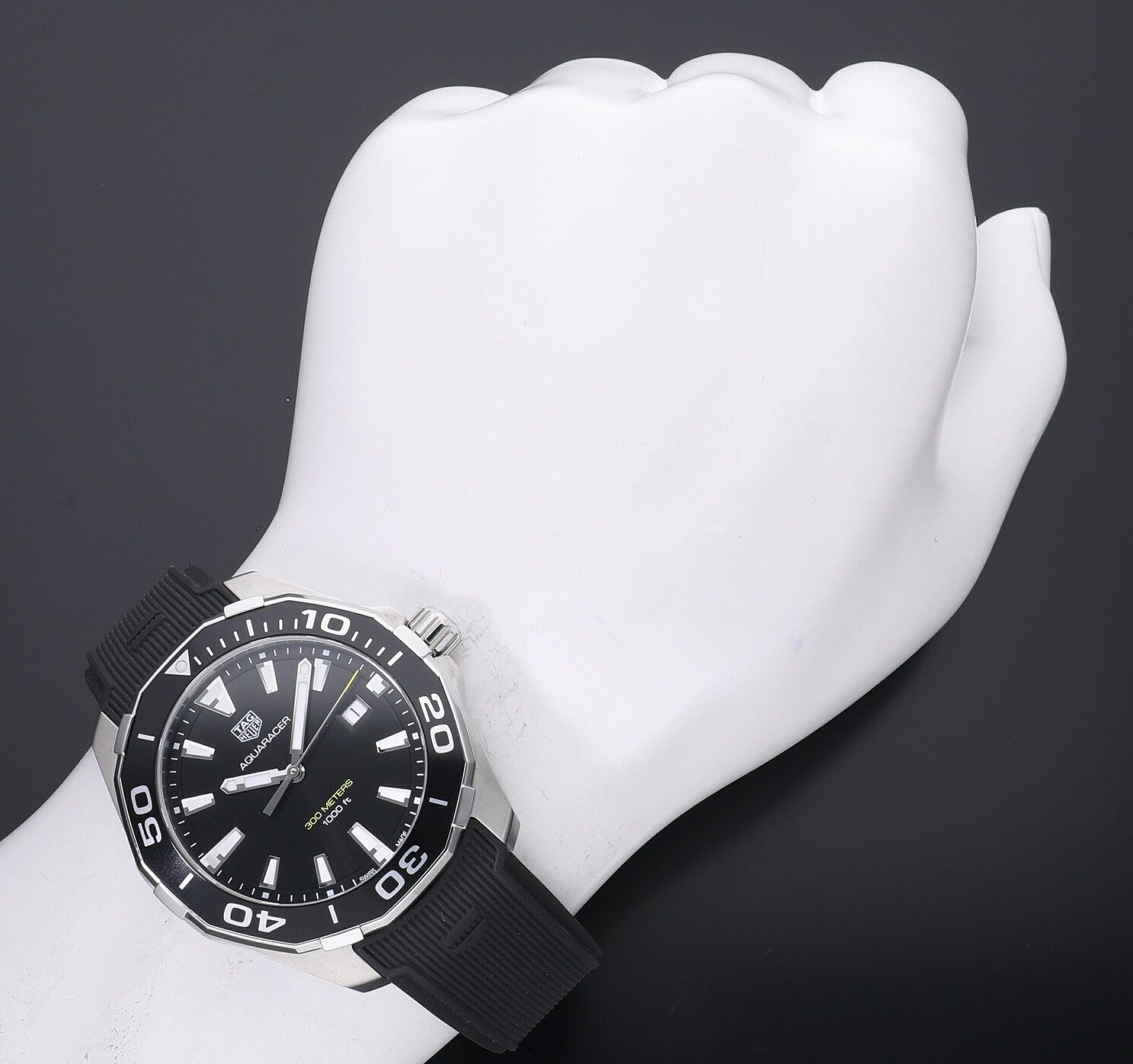 Tag Heuer Aquaracer Quartz Black Dial Black Rubber Strap Watch for Men -  WAY101A.FT6141