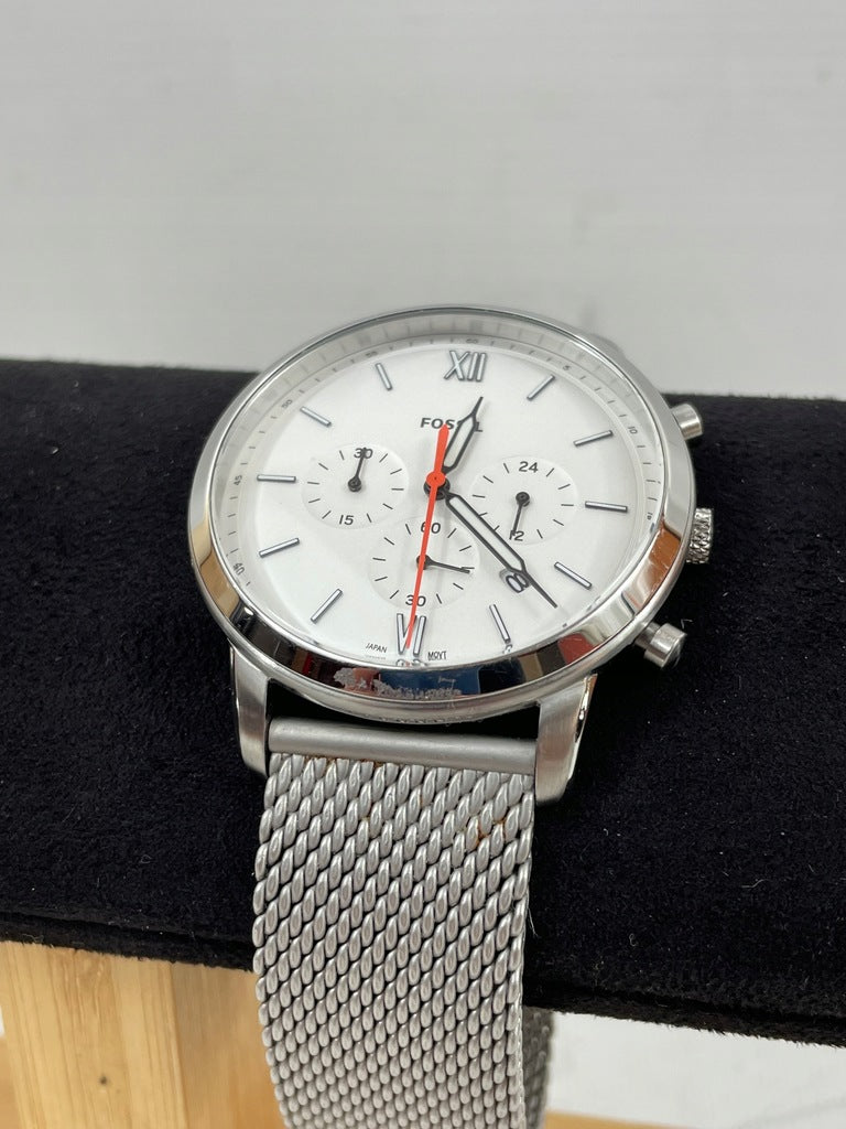 Fossil Neutra Chronograph White Dial Silver Mesh Bracelet Watch for Men - FS5382 Buy Now By Fossil