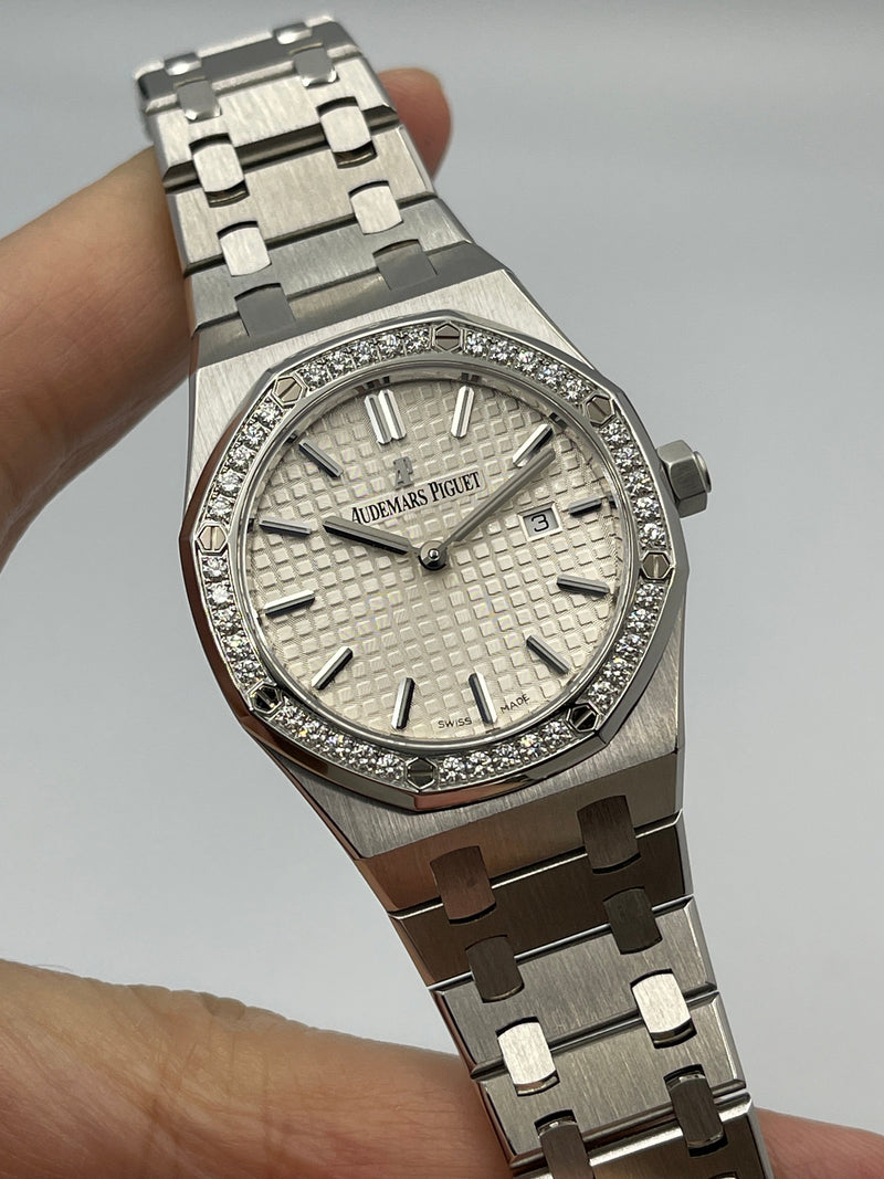 Audemars Piguet Royal Oak Quartz Diamonds White Dial Silver Steel Strap Watch for Women - 67651ST.ZZ.1261ST.01