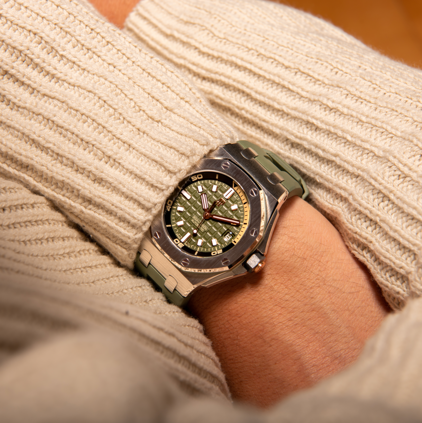 Audemars Piguet Royal Oak Offshore Diver Green Dial Green Rubber Strap Watch for Men - 15720ST.OO.A052CA.01