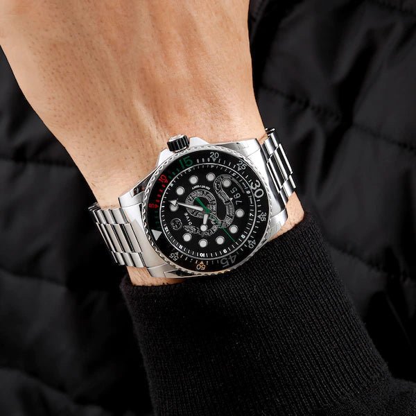 Shop Gucci Dive Snake Black Dial Silver Steel Strap Watch For Men - YA136218 in USA