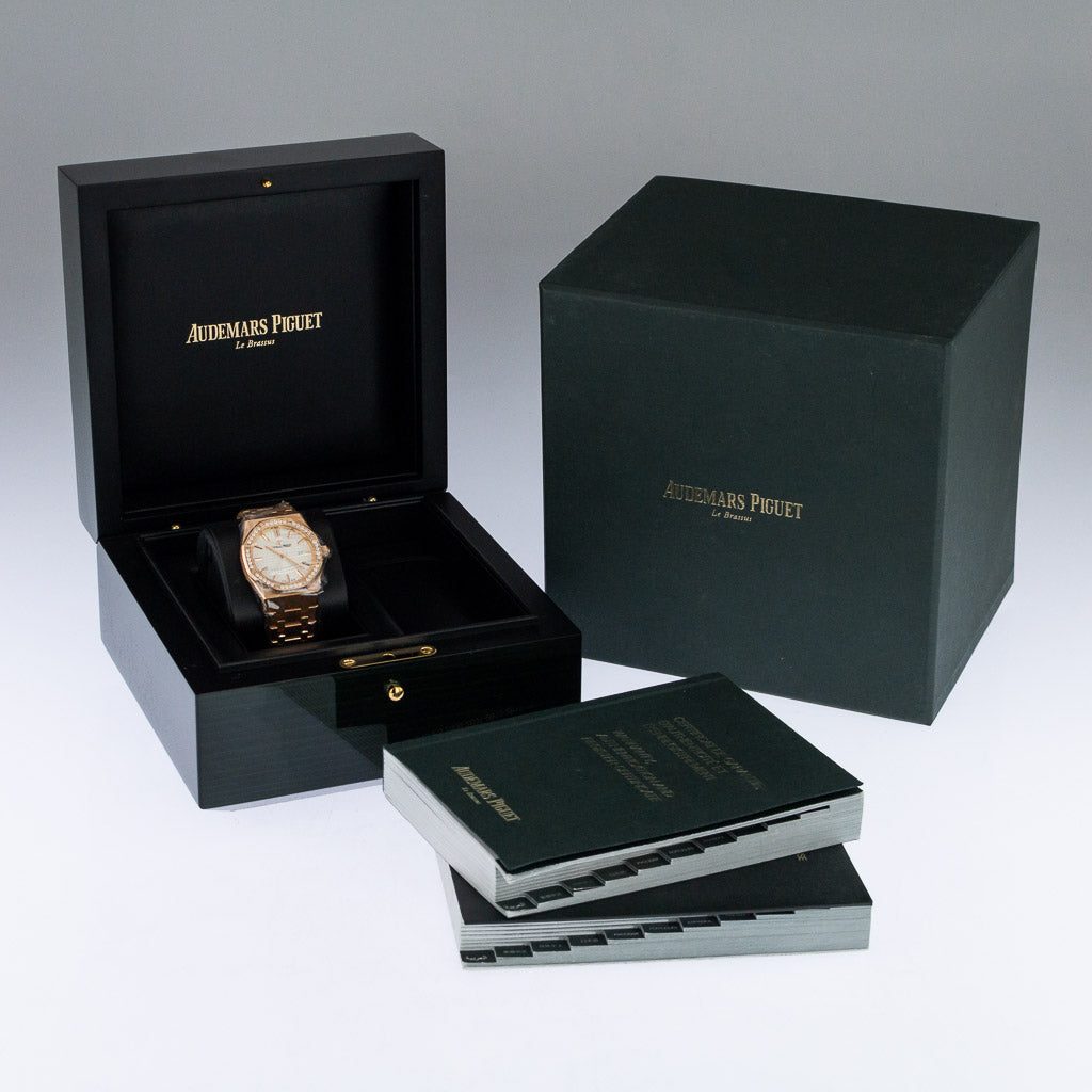 Audemars Piguet Royal Oak Quartz White Dial Rose Gold Steel Strap Watch for Women - 67651OR.ZZ.1261OR.01