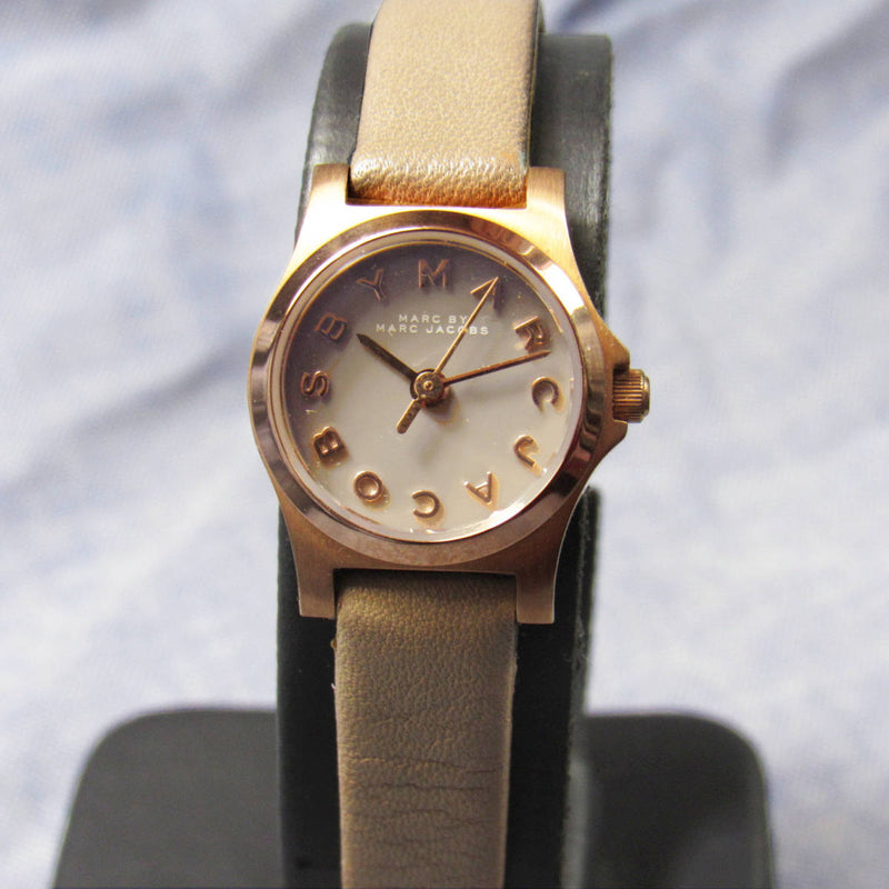 Marc Jacobs Henry Dinky Grey Dial Grey Leather Strap Watch for Women - MBM1239 Buy Now By Marc Jacobs