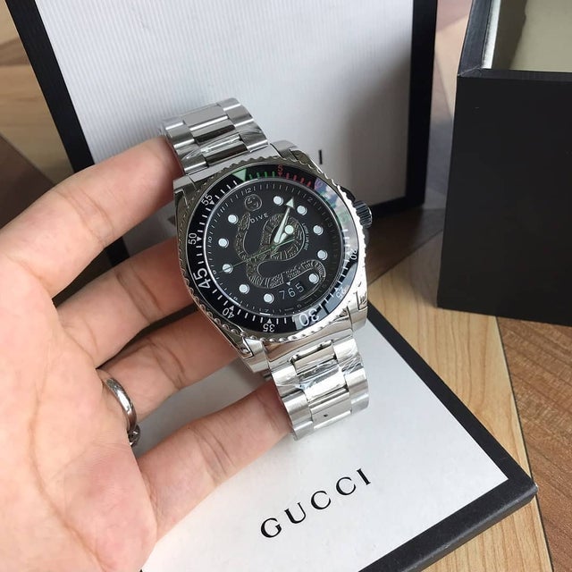 Shop Gucci Dive Snake Black Dial Silver Steel Strap Watch For Men - YA136218 in USA