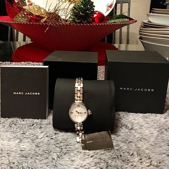 Marc Jacobs Courtney Silver Dial Silver Steel Strap Watch for Women - MJ3456 Buy Now By Marc Jacobs