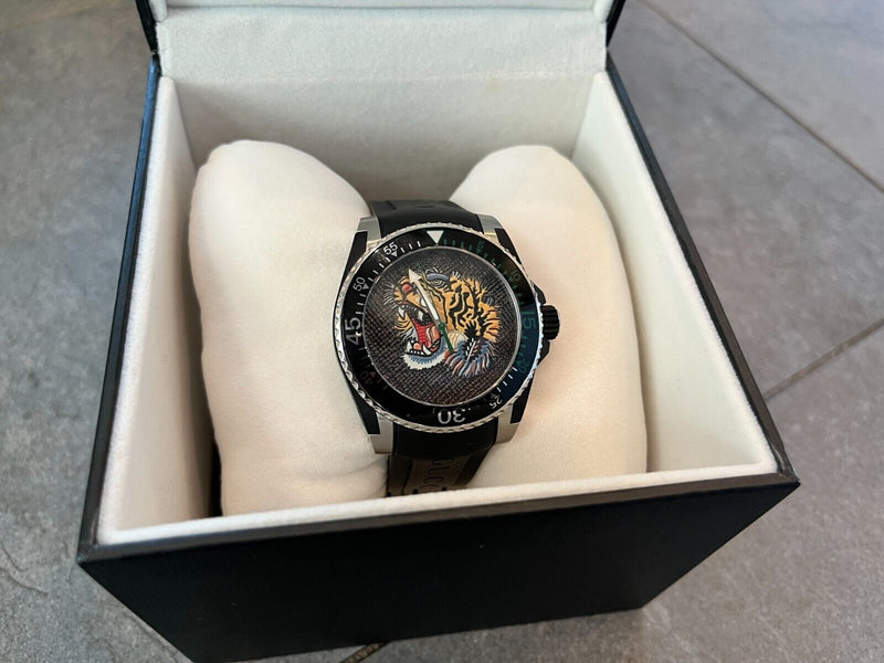 Shop Gucci Dive Tiger Black Dial Black Rubber Strap Watch For Men - YA136318 in USA