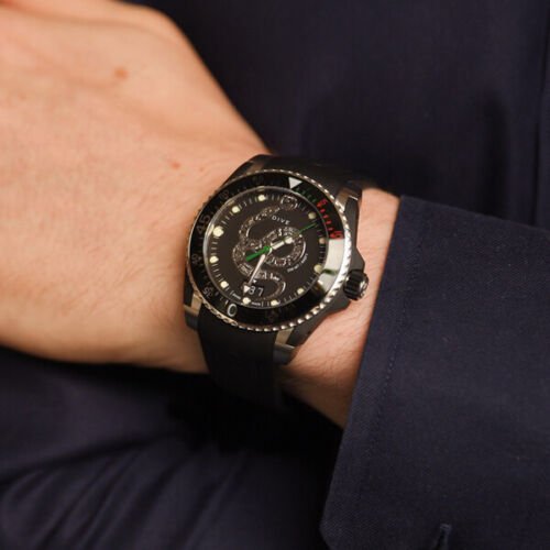 Shop Gucci Dive Feline Black Dial Black Rubber Strap Watch For Men - YA136323 in USA